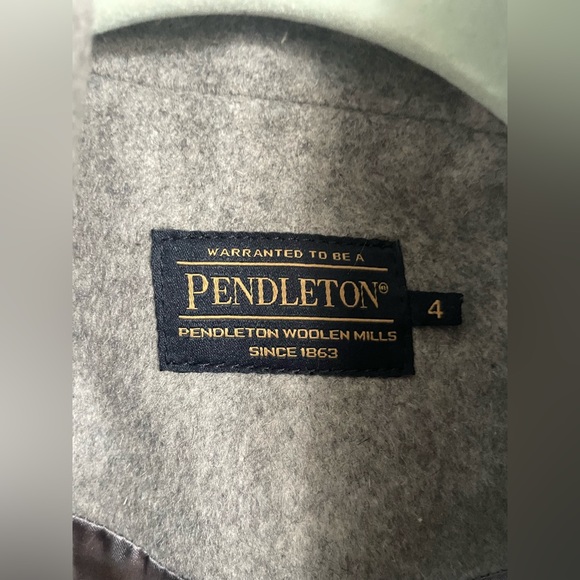 Pendleton women’s wool coat size 4 - Picture 2 of 3